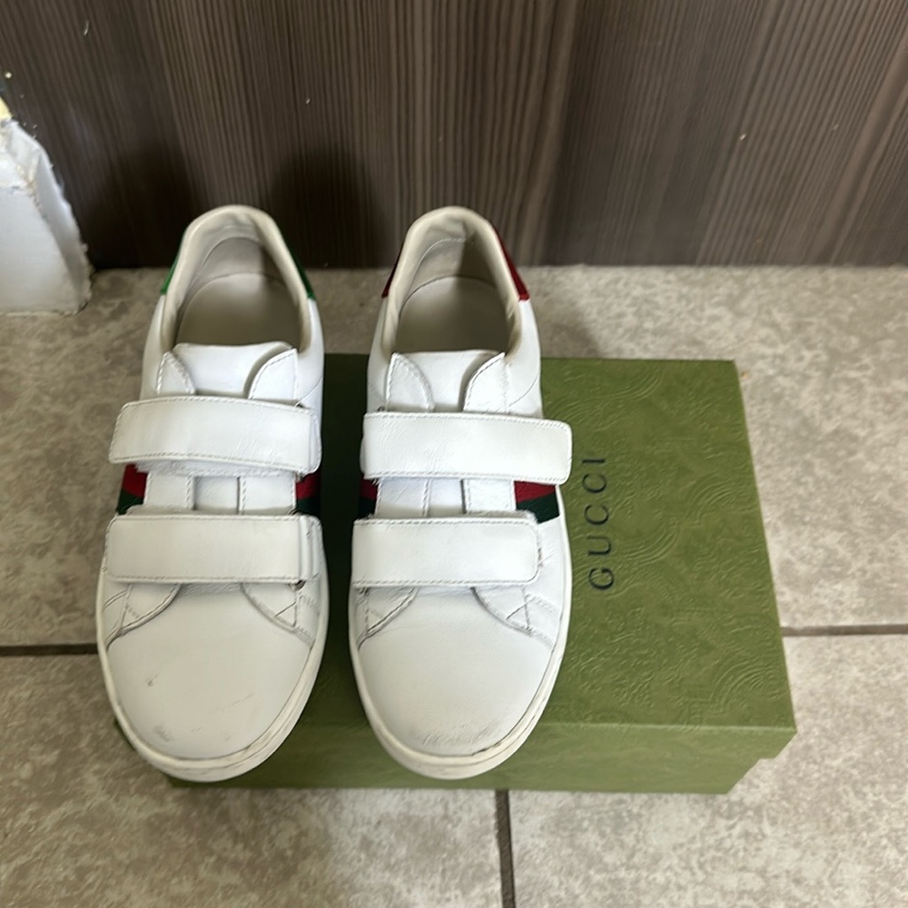 Zapatos Gucci de niño talla 32